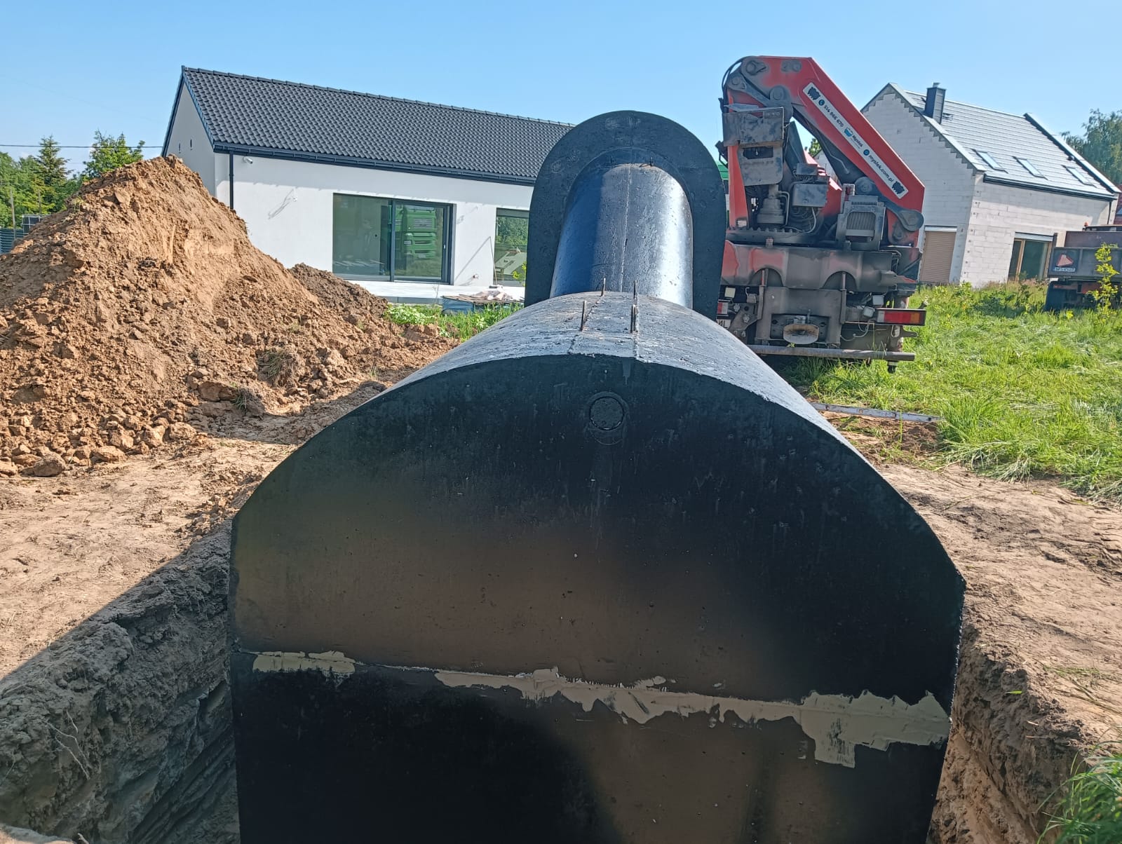 Gotowa piwnica z betonu – praktyczne i trwałe rozwiązanie do ogrodu