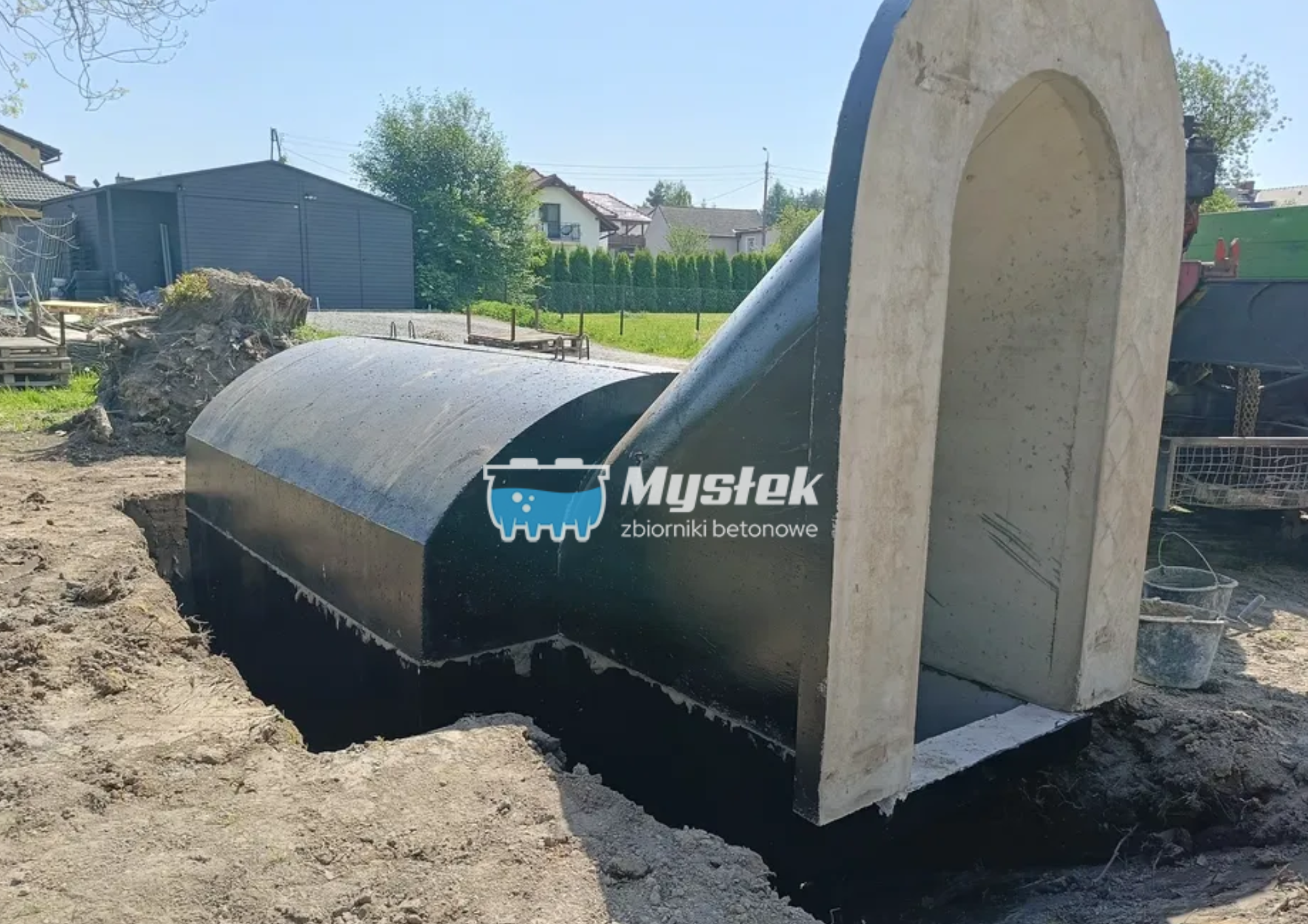 Piwniczka betonowa Rybnik – gotowa piwnica ogrodowa ze schodami